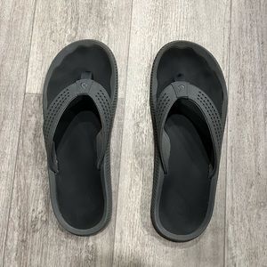 Men’s Okukai flip flops